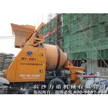 改變新農(nóng)村施工方式，管式泵送機(jī)