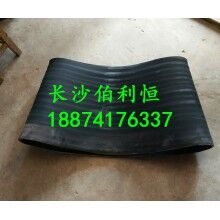 專業(yè)供應(yīng)攪拌機(jī)配件，中聯(lián)攪拌機(jī)配件，中聯(lián)HZS120P型下料斗膠桶
